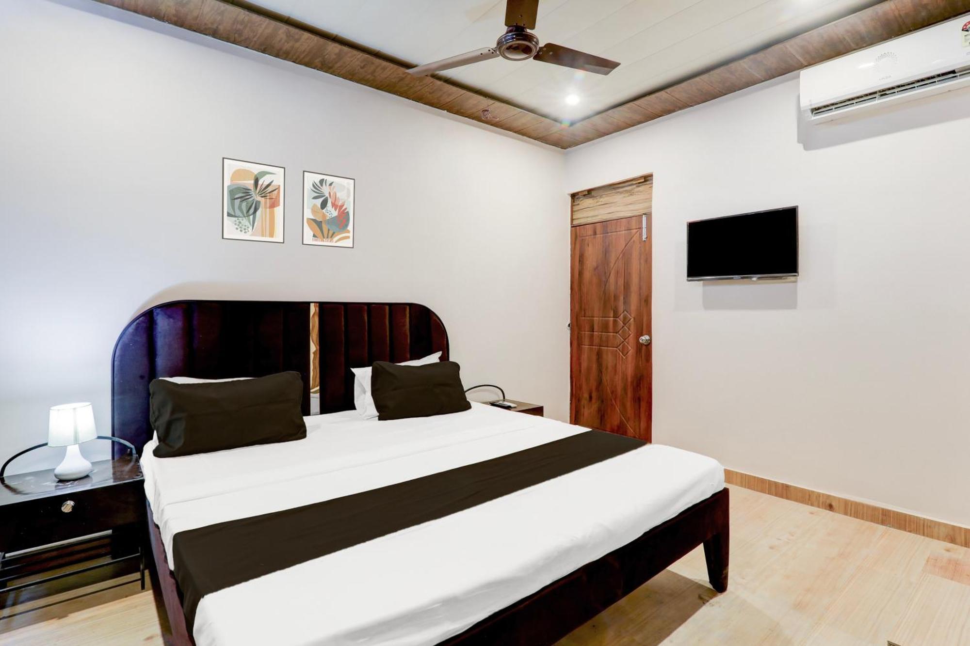 Super O Aastha Hotel
