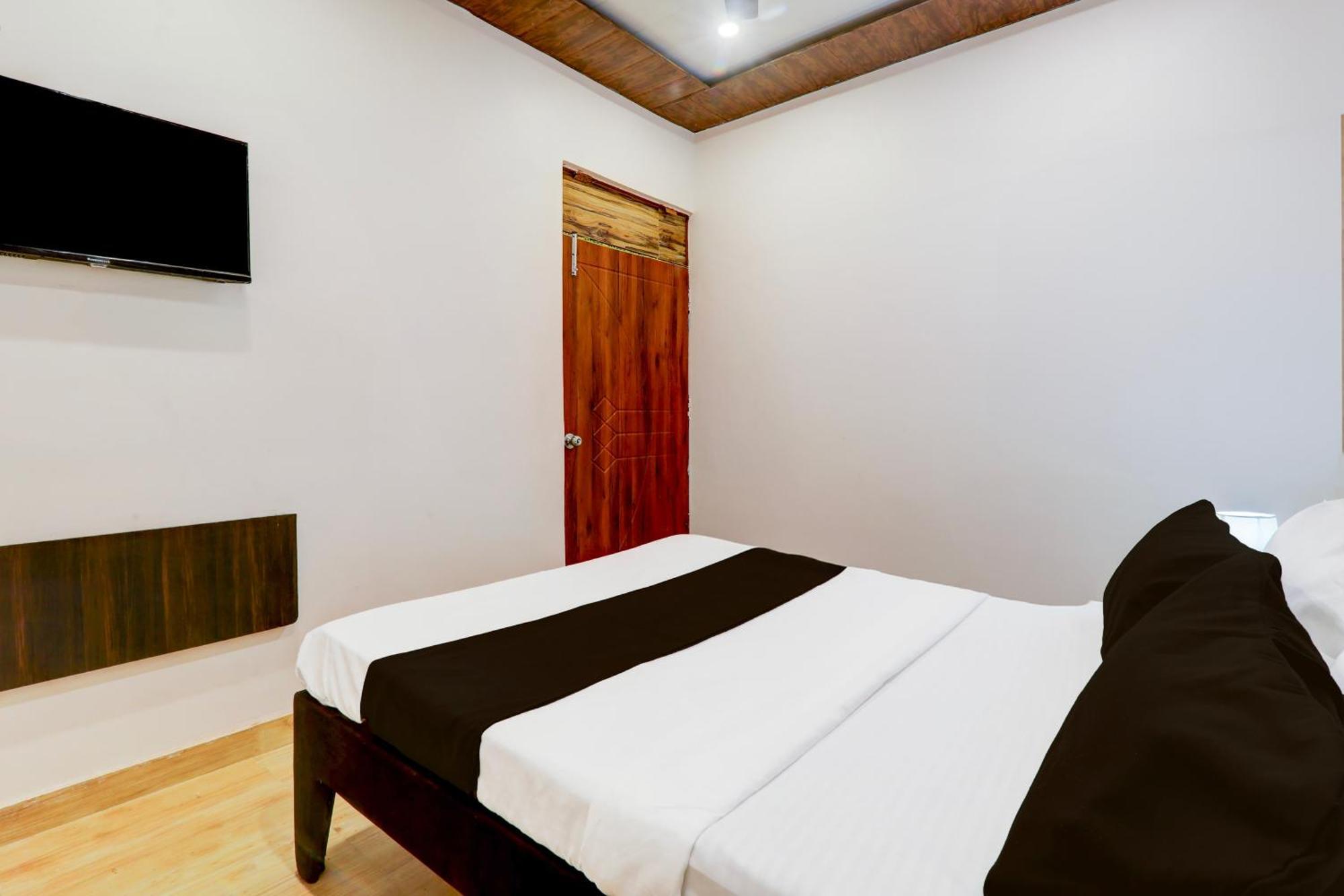Super O Aastha Hotel