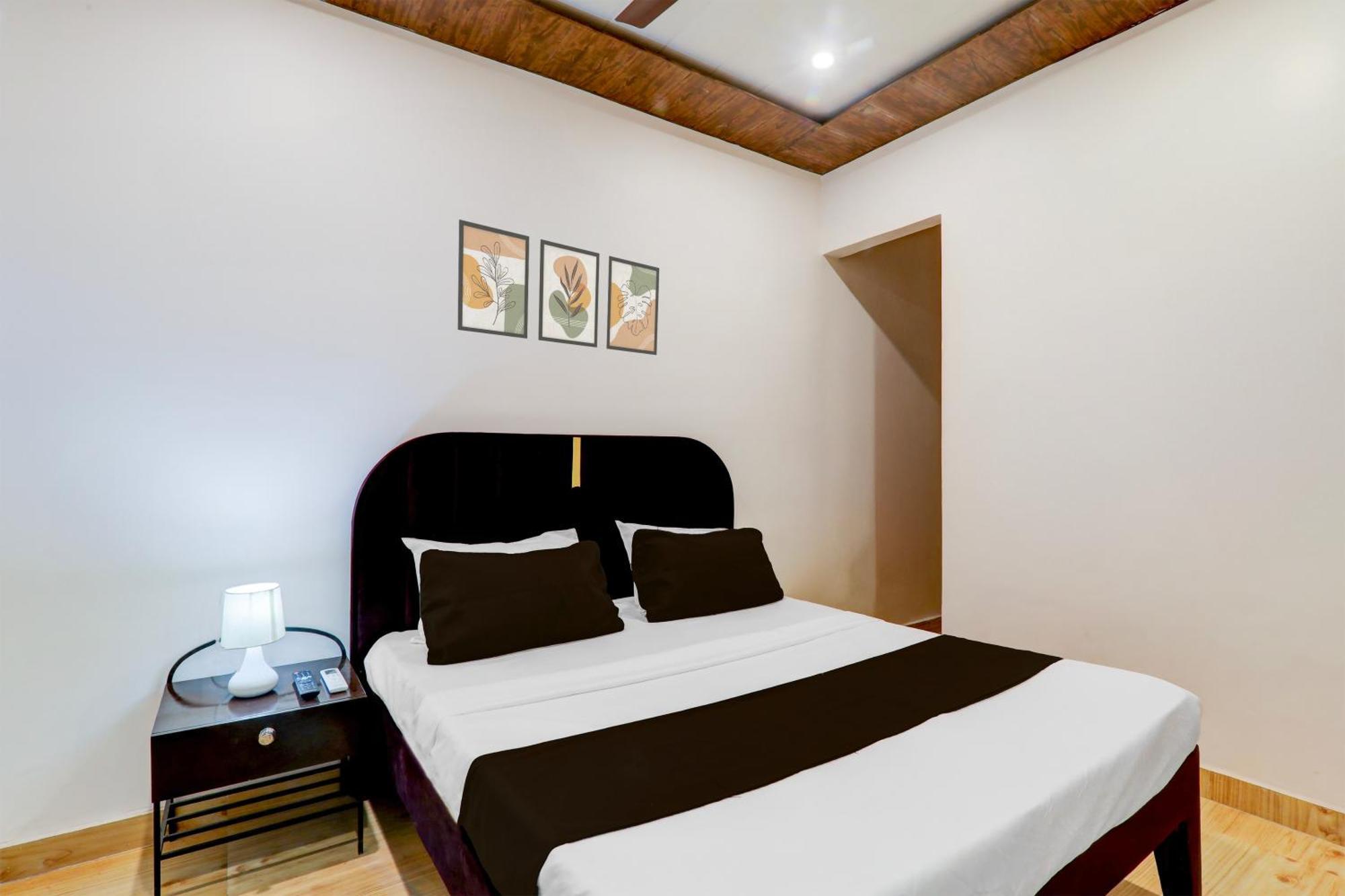 Super O Aastha Hotel *