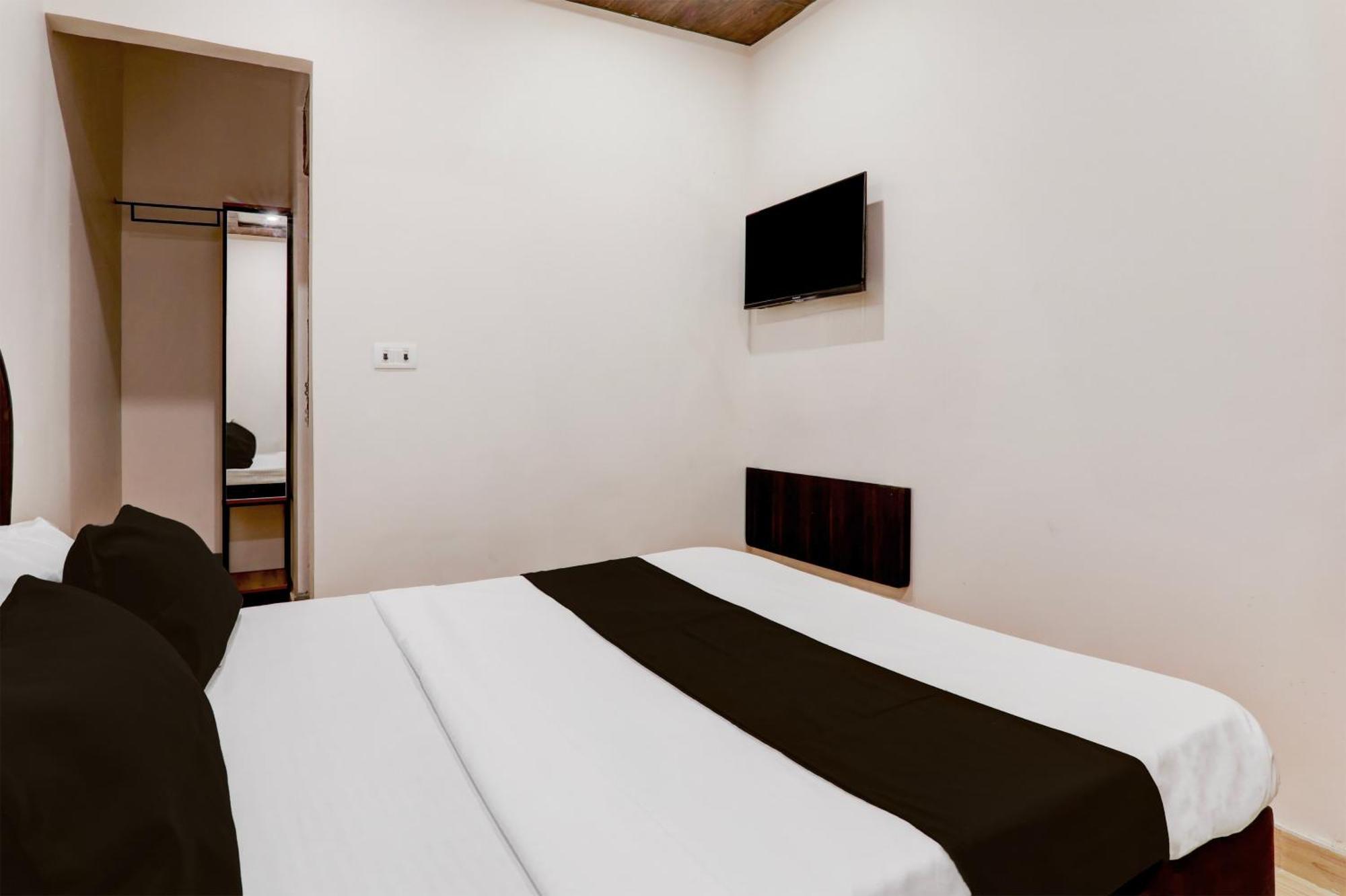 Super O Aastha Hotel